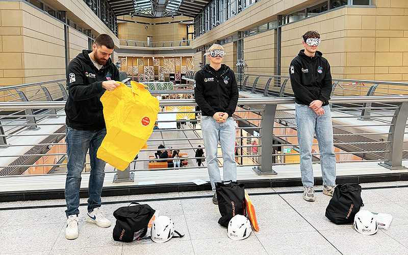 VfL-Spieler im Stern-Center Potsdam